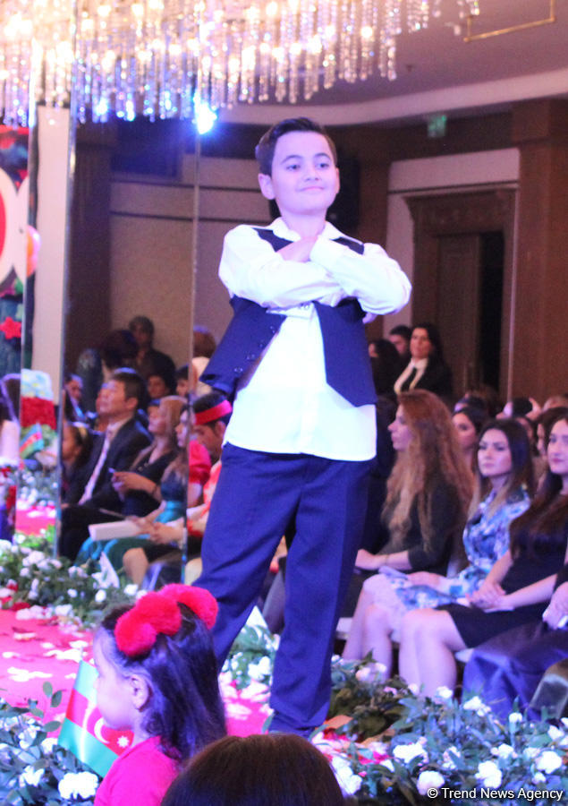 Bakıda Bayraq Gününə həsr olunmuş moda şousu keçirilib (FOTO)