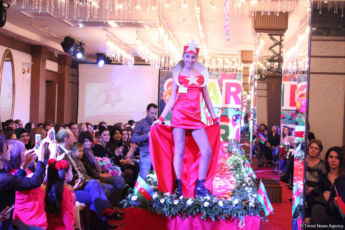 Bakıda Bayraq Gününə həsr olunmuş moda şousu keçirilib (FOTO)