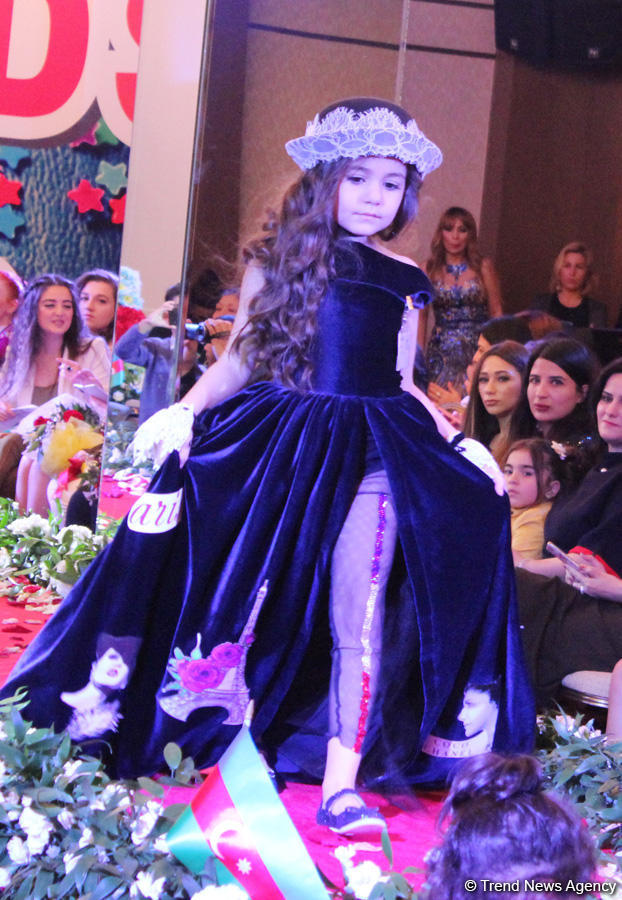 Bakıda Bayraq Gününə həsr olunmuş moda şousu keçirilib (FOTO)