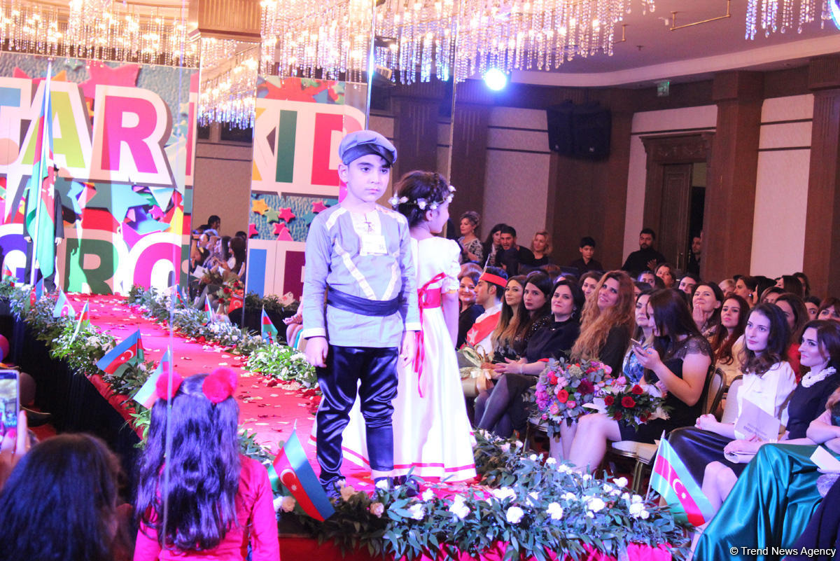 Bakıda Bayraq Gününə həsr olunmuş moda şousu keçirilib (FOTO)