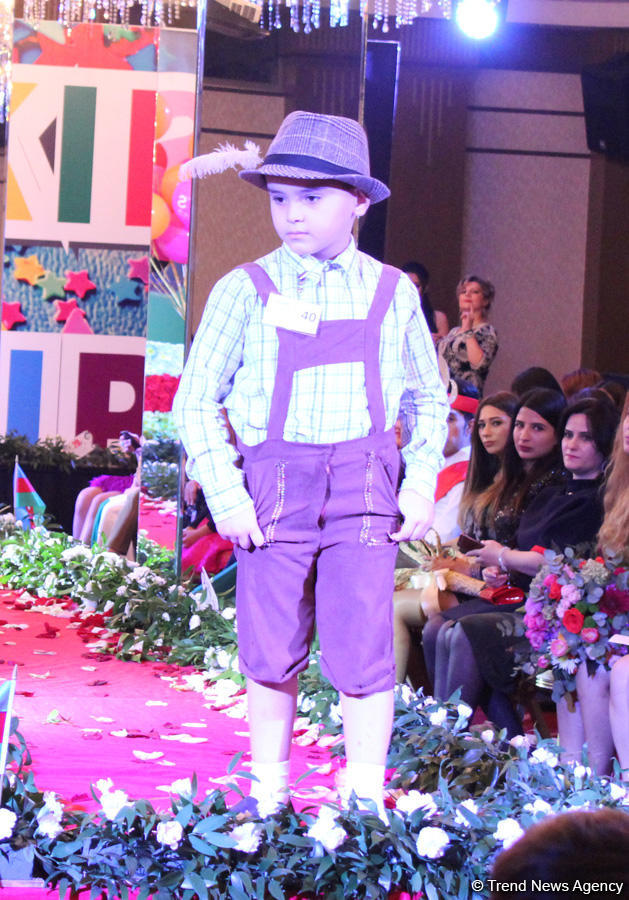 Bakıda Bayraq Gününə həsr olunmuş moda şousu keçirilib (FOTO)