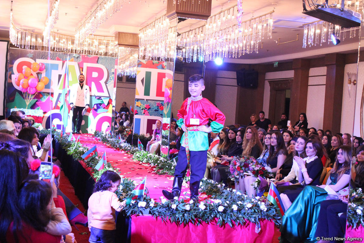 Bakıda Bayraq Gününə həsr olunmuş moda şousu keçirilib (FOTO)