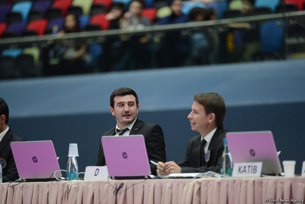Akrobatika gimnastikası üzrə 23-cü Bakı çempionatının ikinci günü start götürüb (FOTO)