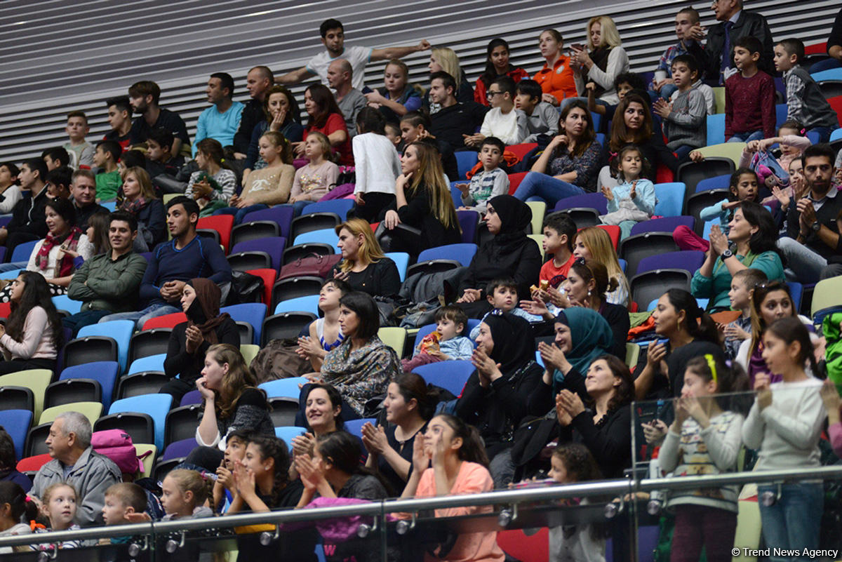 Akrobatika gimnastikası üzrə 23-cü Bakı çempionatının ikinci günü start götürüb (FOTO)