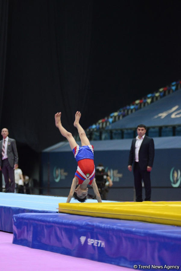 Akrobatika gimnastikası üzrə 23-cü Bakı çempionatının ikinci günü start götürüb (FOTO)