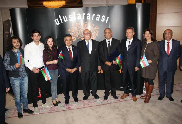 Bakı Uşaq Teatrı İstanbulda beynəlxalq festivala qatılıb (FOTO)