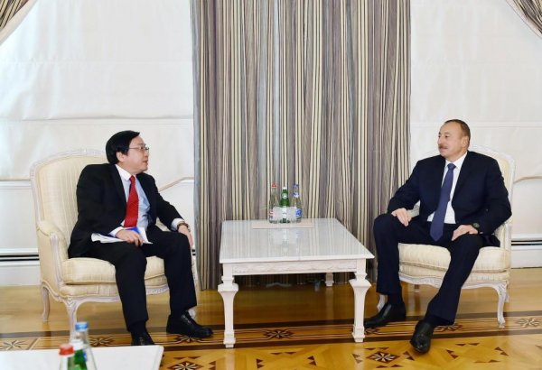 Prezident İlham Əliyev Asiya İnkişaf Bankının vitse-prezidentini qəbul edib (YENİLƏNİB)