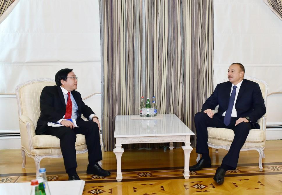 Prezident İlham Əliyev Asiya İnkişaf Bankının vitse-prezidentini qəbul edib (YENİLƏNİB)