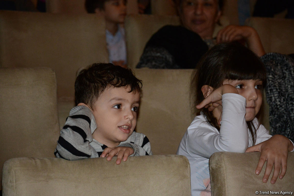 “Köpək patrulu” uşaqlara sevincli anlar yaşadıb  (FOTO)