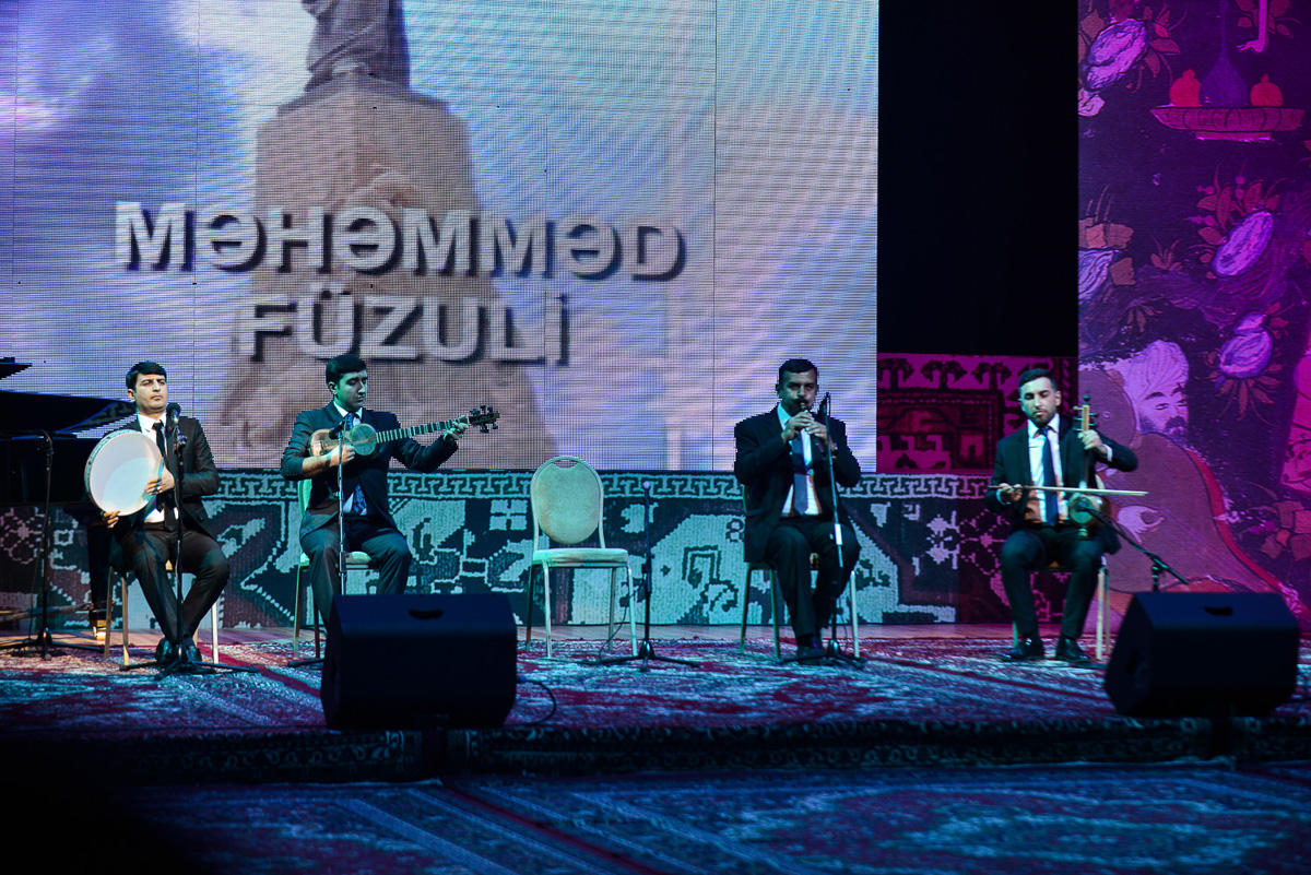 "Məhəmməd Füzulinin qəzəl dünyası" muğam gecəsi keçirilib (FOTO)