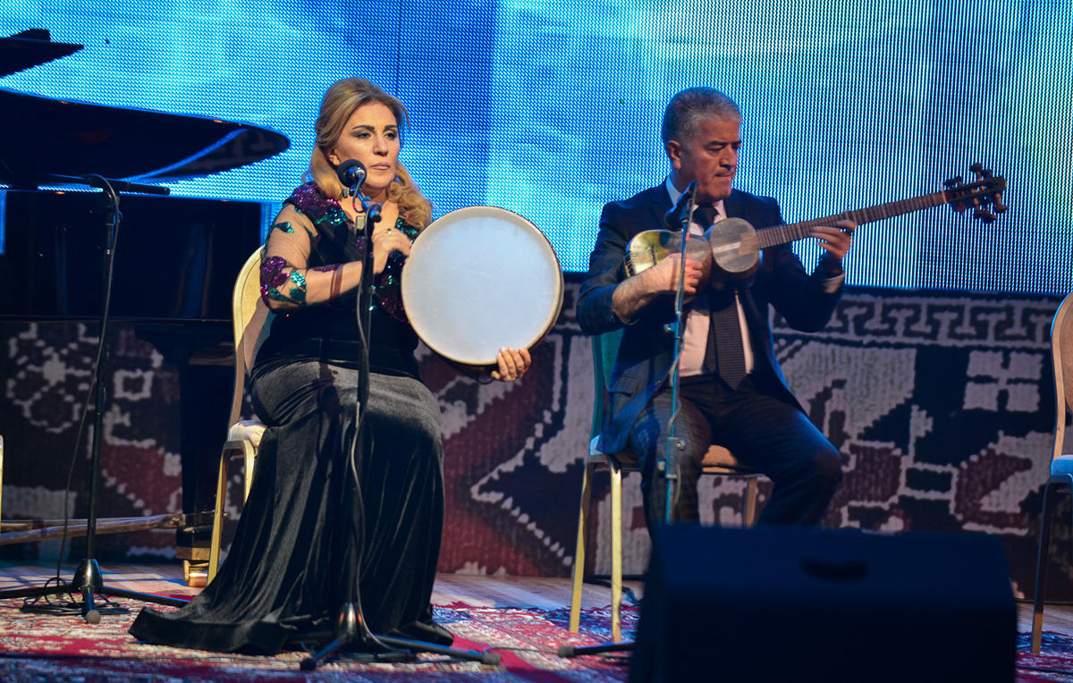 "Məhəmməd Füzulinin qəzəl dünyası" muğam gecəsi keçirilib (FOTO)