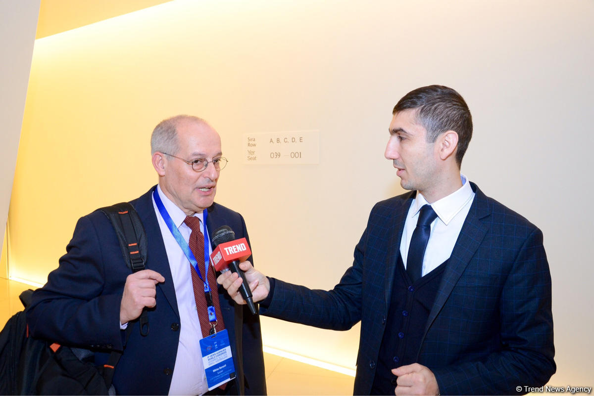 Mikloş Haraşti: Mühüm məsələlərin müzakirəsi üçün Dünya Xəbər Agentliklərinin V Konqresi çox faydalıdır (FOTO)