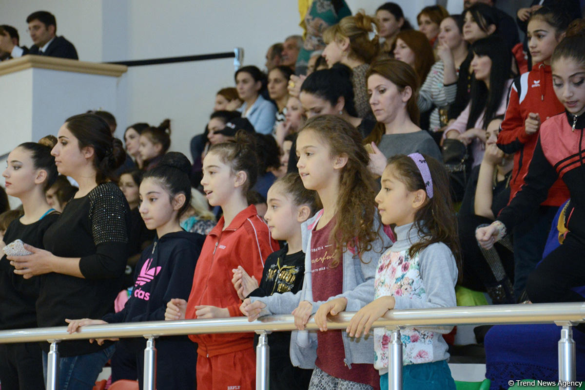 Bədii gimnastika üzrə 23-cü Azərbaycan birinciliyi və 3-cü Bölgələrarası Kubokun qalibləri mükafatlandırılıb (FOTO)