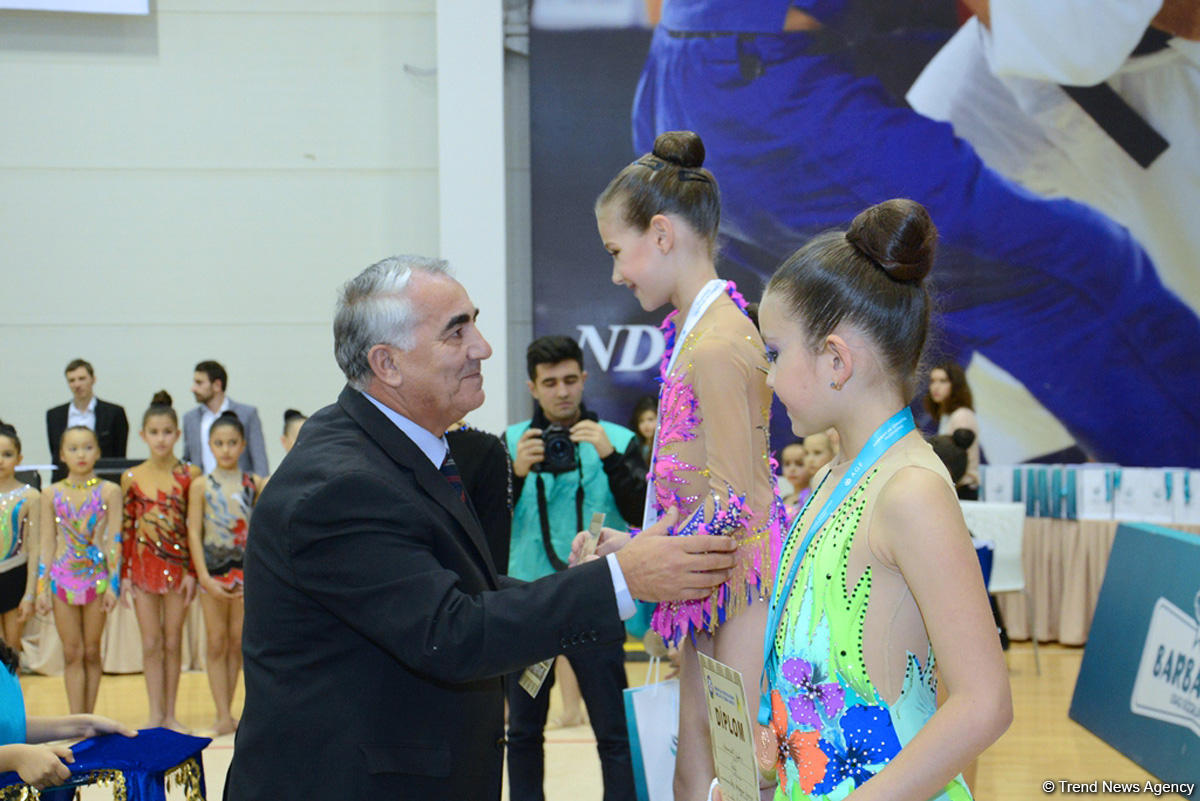 Bədii gimnastika üzrə 23-cü Azərbaycan birinciliyi və 3-cü Bölgələrarası Kubokun qalibləri mükafatlandırılıb (FOTO)