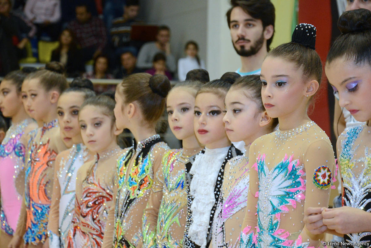 Bədii gimnastika üzrə 23-cü Azərbaycan birinciliyi və 3-cü Bölgələrarası Kubokun qalibləri mükafatlandırılıb (FOTO)