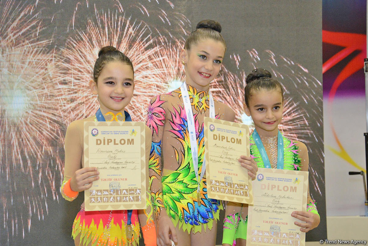 Bədii gimnastika üzrə 23-cü Azərbaycan birinciliyi və 3-cü Bölgələrarası Kubokun qalibləri mükafatlandırılıb (FOTO)