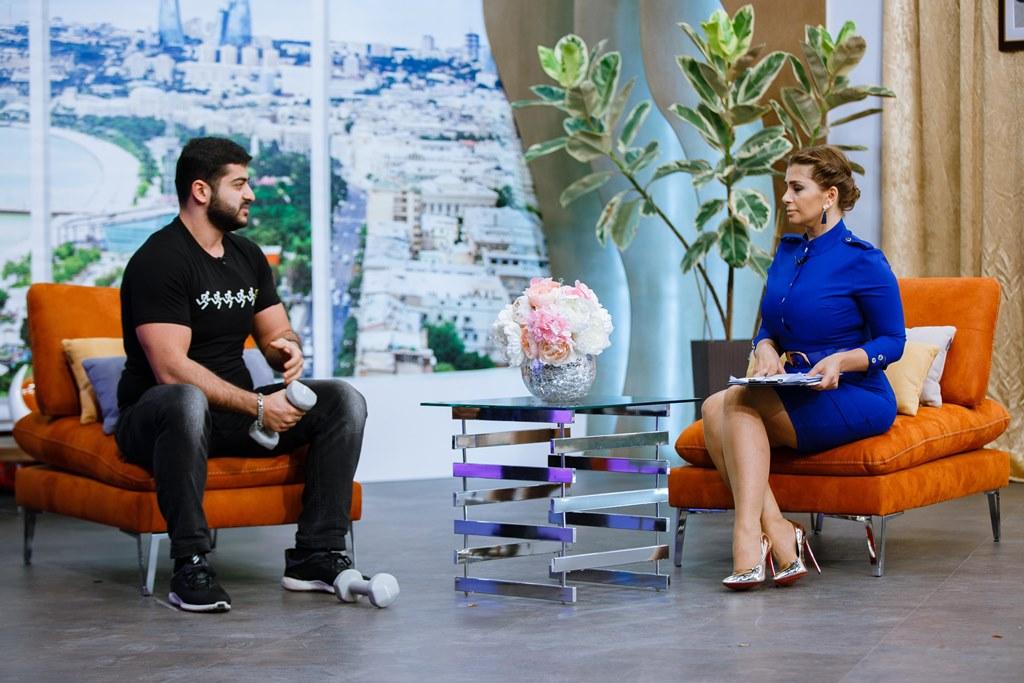 Müğənni Ayan: Əvvəl uşaq idim, indi ağıllanmışam (FOTO)