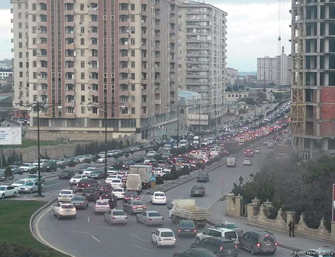 Diqqət: Bakıda bu yolda sıxlıq var (FOTO)