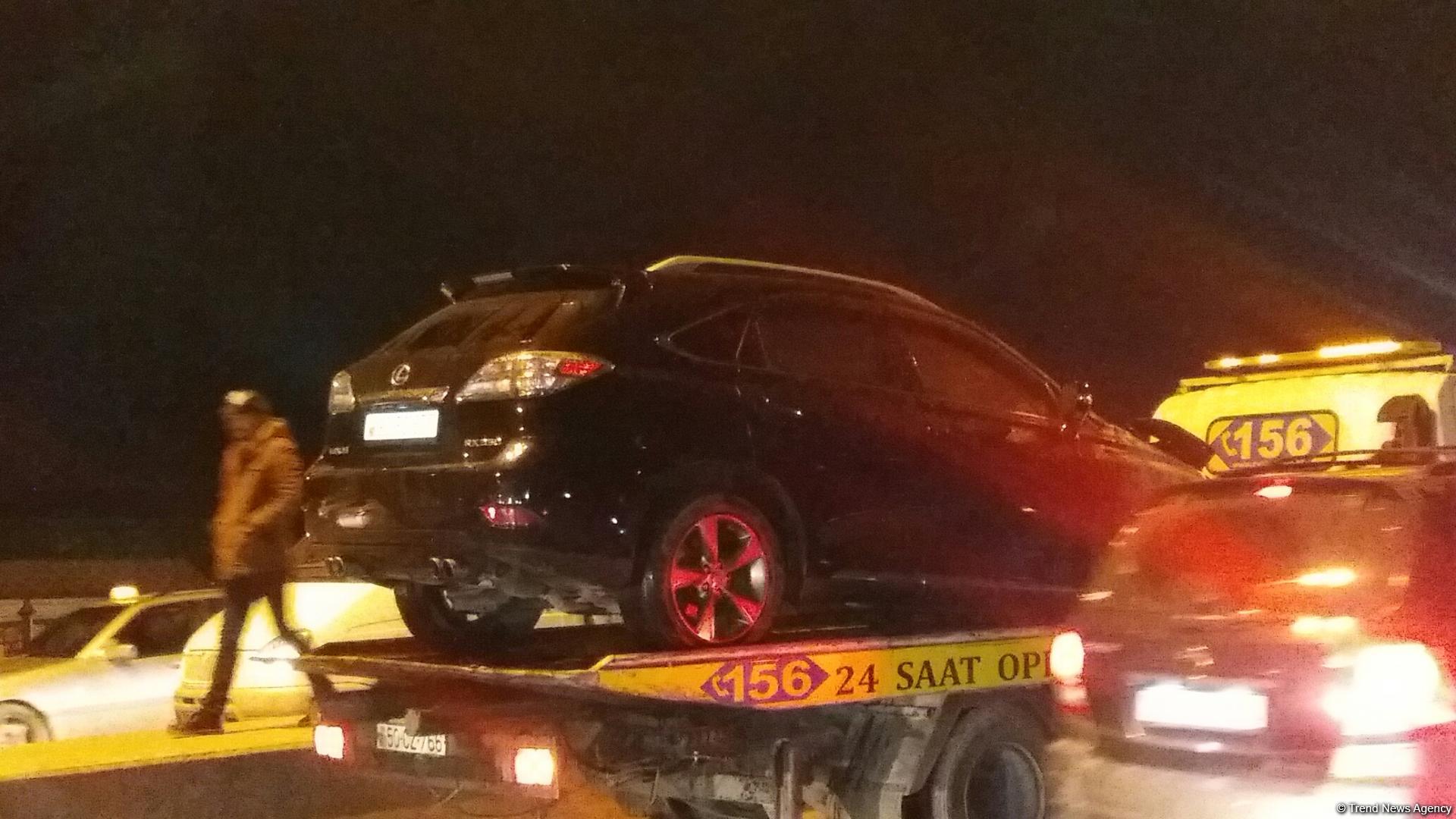 Prospektdə "Lexus" yandı - böyük tıxac var (FOTO)