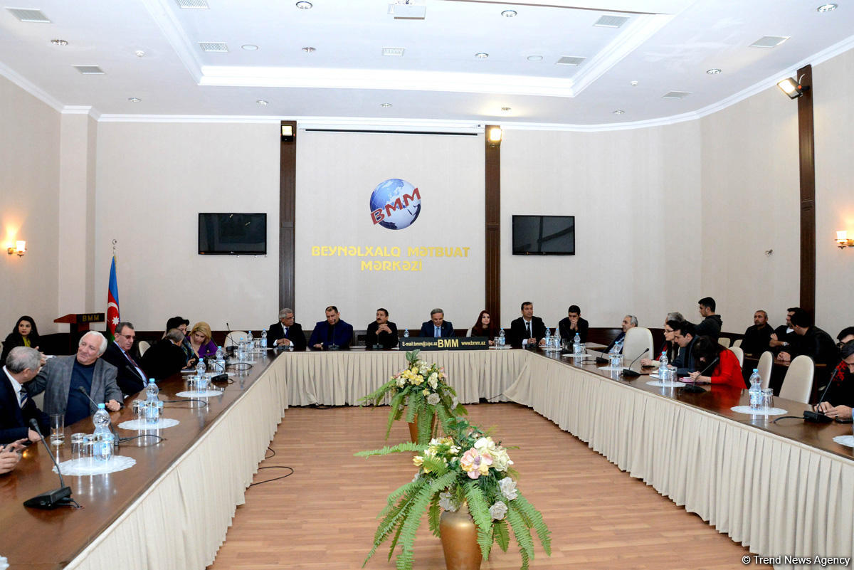 Sözləri Sona Vəliyevaya məxsus "Bir az möhlət ver, Allahım" klipinin təqdimatı keçirilib (FOTO)