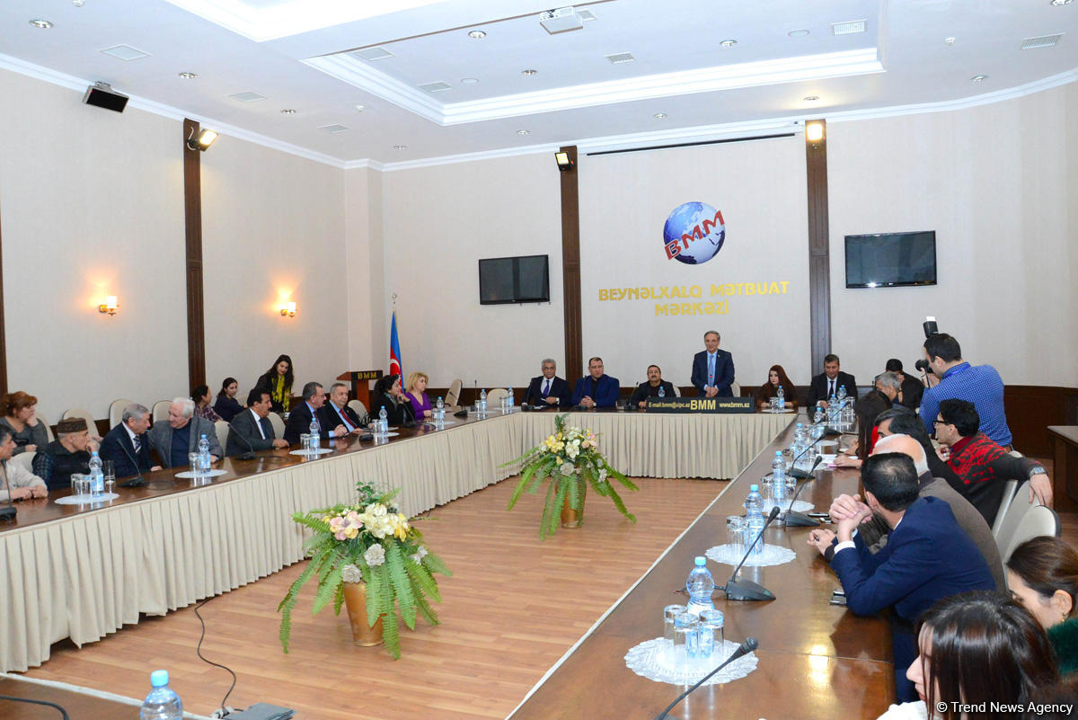 Sözləri Sona Vəliyevaya məxsus "Bir az möhlət ver, Allahım" klipinin təqdimatı keçirilib (FOTO)