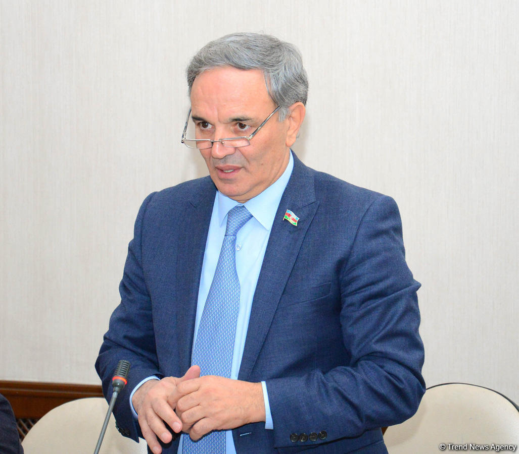Sözləri Sona Vəliyevaya məxsus "Bir az möhlət ver, Allahım" klipinin təqdimatı keçirilib (FOTO)