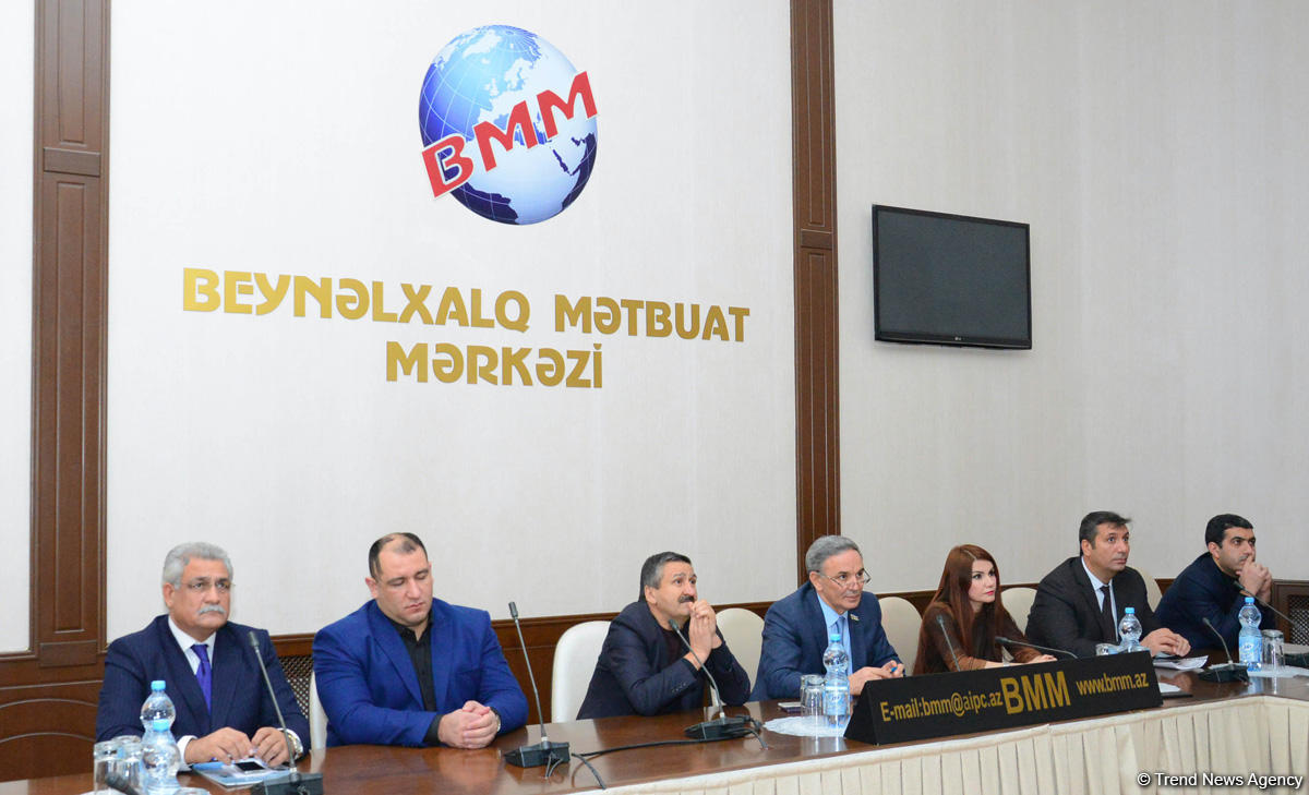 Sözləri Sona Vəliyevaya məxsus "Bir az möhlət ver, Allahım" klipinin təqdimatı keçirilib (FOTO)