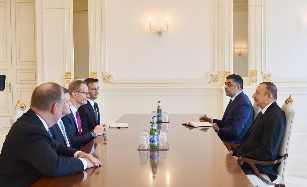 Prezident İlham Əliyev CISCO şirkətinin baş vitse-prezidentini qəbul edib (FOTO) (YENİLƏNİB)