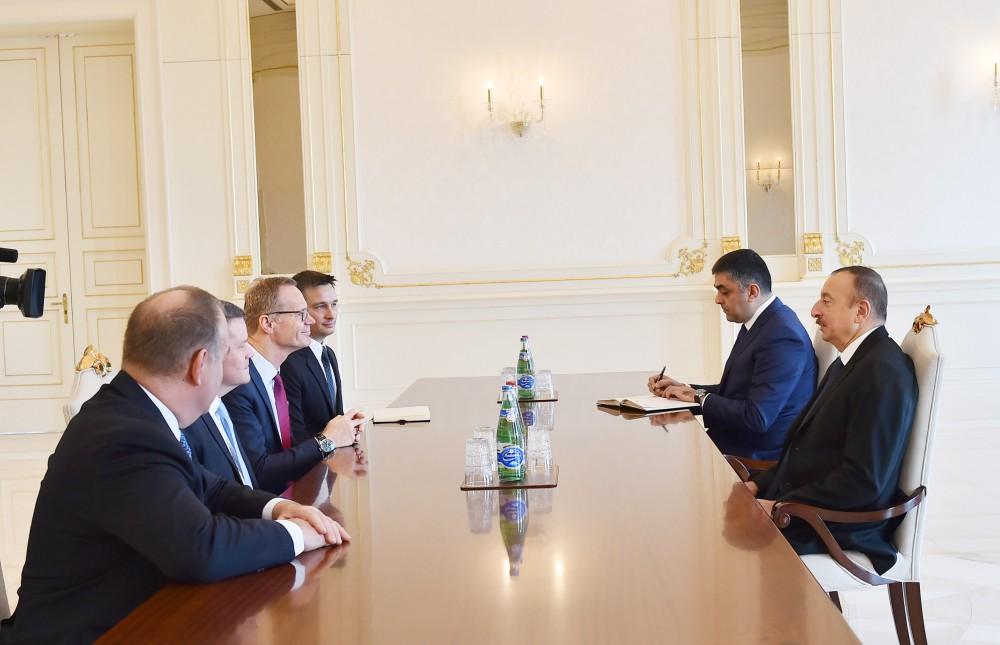 Prezident İlham Əliyev CISCO şirkətinin baş vitse-prezidentini qəbul edib (FOTO) (YENİLƏNİB)