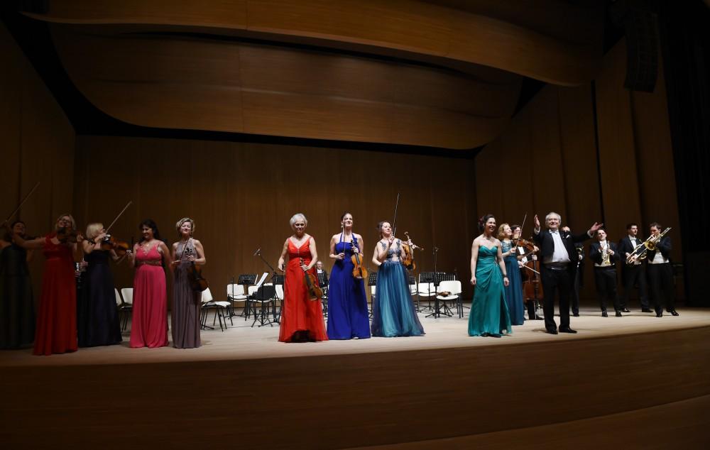 Leyla Əliyeva Heydər Əliyev Mərkəzində Vyana Ştraus Festival Orkestrinin konsertində olub (FOTO)