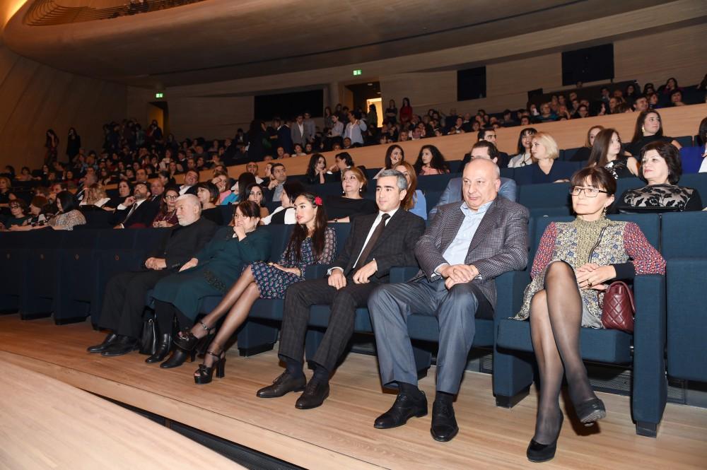 Leyla Əliyeva Heydər Əliyev Mərkəzində Vyana Ştraus Festival Orkestrinin konsertində olub (FOTO)