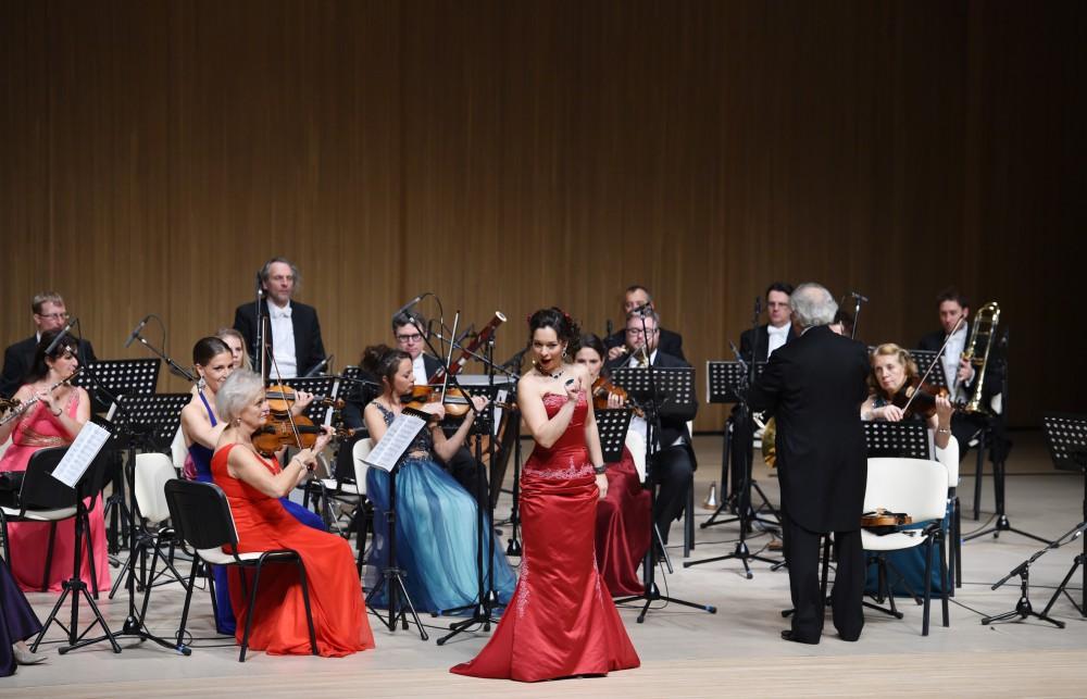 Leyla Əliyeva Heydər Əliyev Mərkəzində Vyana Ştraus Festival Orkestrinin konsertində olub (FOTO)