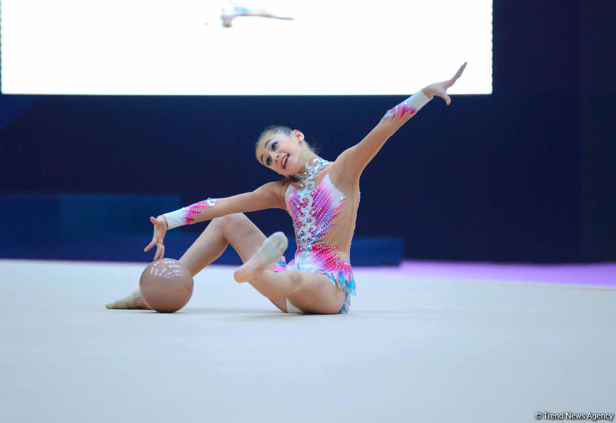 Bədii gimnastika üzrə 23-cü Azərbaycan çempionatı və Bakı birinciliyinə start verildi (FOTO)