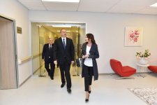 Prezident İlham Əliyev və xanımı Zərdab Rayon Mərkəzi Xəstəxanasında yaradılan şəraitlə tanış olublar (FOTO) (YENİLƏNİB)
