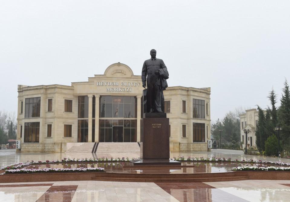 Prezident İlham Əliyev və xanımı Zərdaba səfərə gəliblər (FOTO)