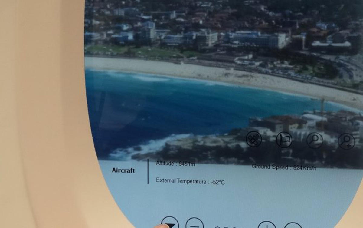 Sensor ekranlı təyyarə illüminatorları istehsal edildi   (FOTO)