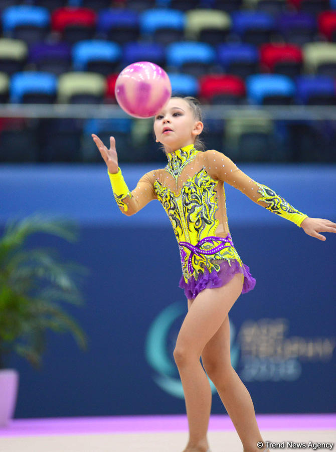 Bədii gimnastika üzrə 23-cü Bakı çempionatı və birinciliyi davam edir (FOTO)