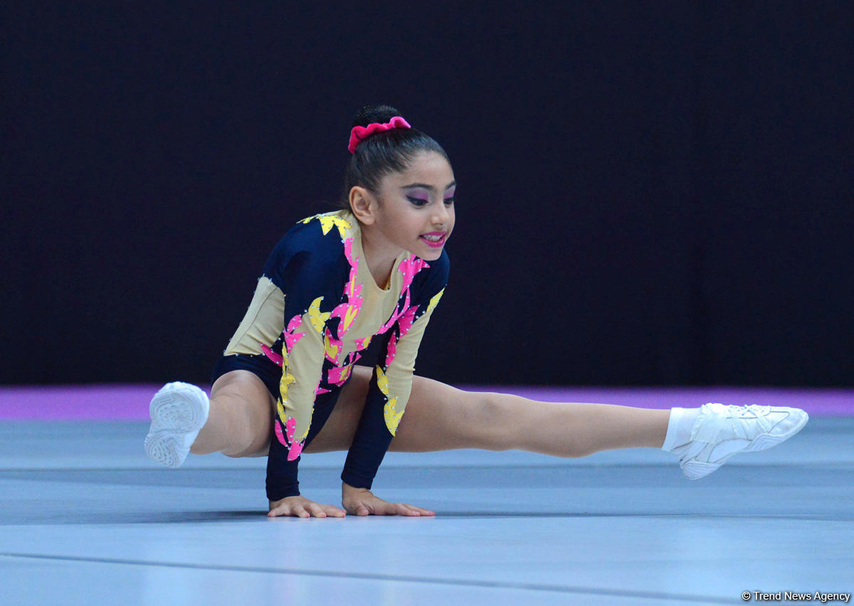 Bədii gimnastika üzrə 23-cü Bakı çempionatı və birinciliyi davam edir (FOTO)
