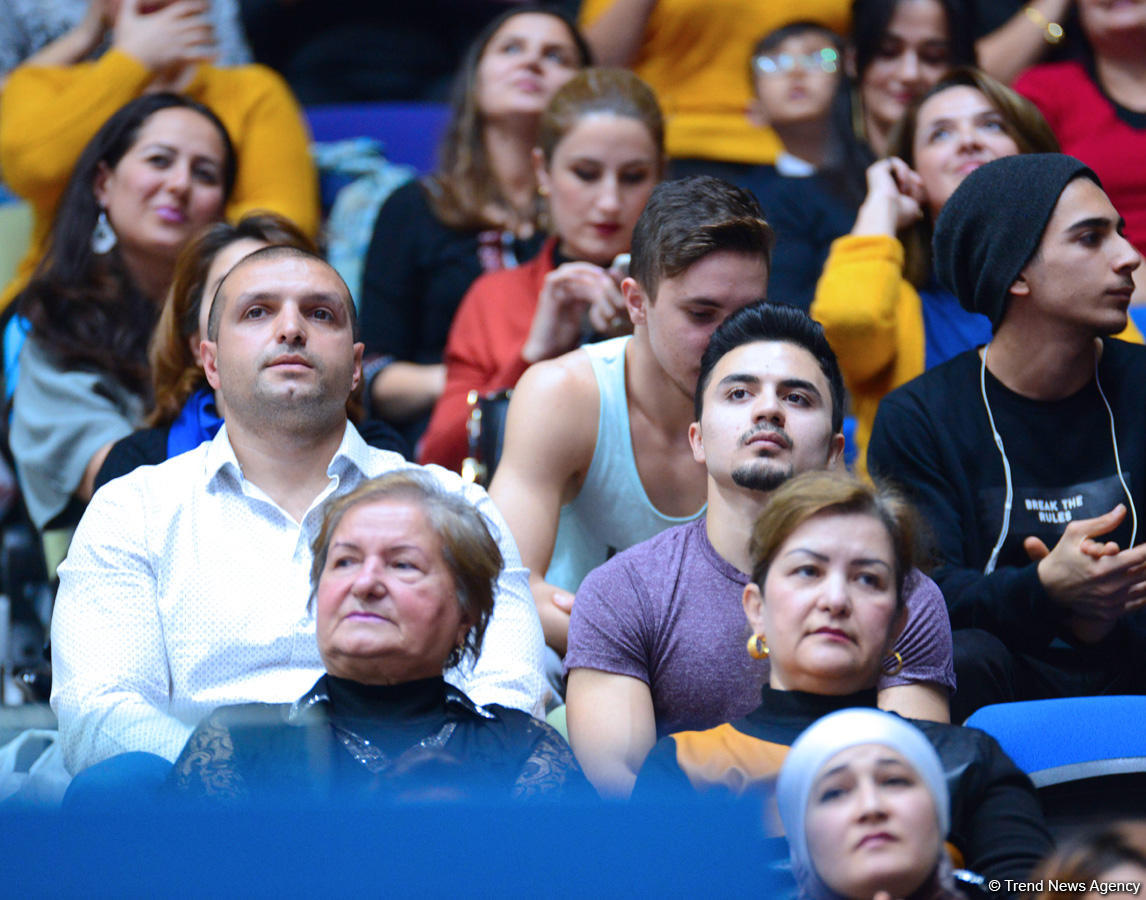 Bədii gimnastika üzrə 23-cü Bakı çempionatı və birinciliyi davam edir (FOTO)