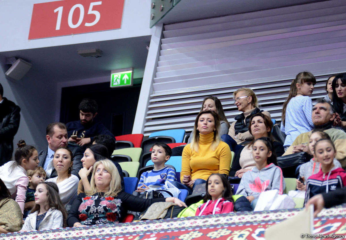 Bədii gimnastika üzrə 23-cü Bakı çempionatı və birinciliyi davam edir (FOTO)