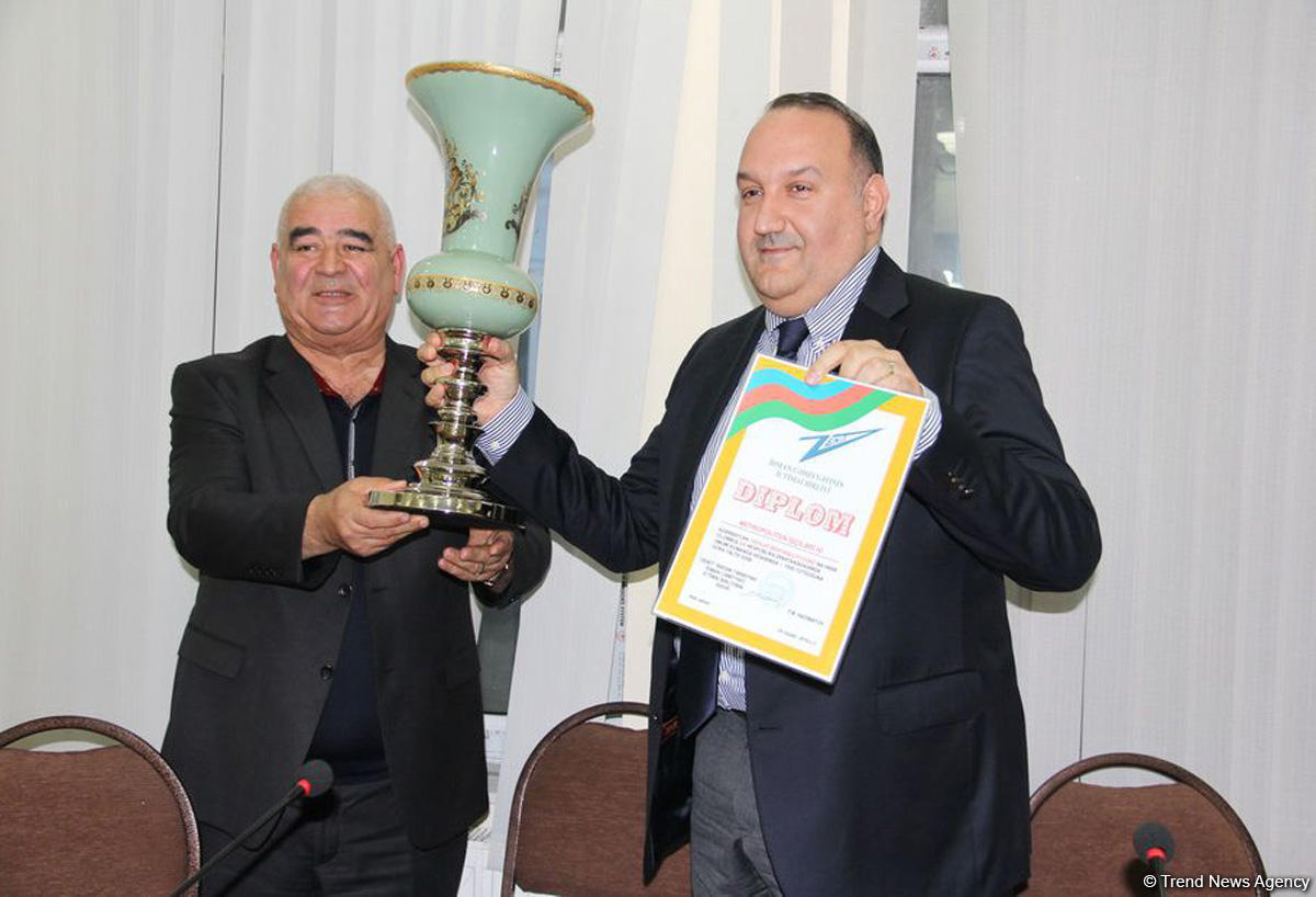 Metropolitenin komandası kubokun sahibi olub (FOTO)