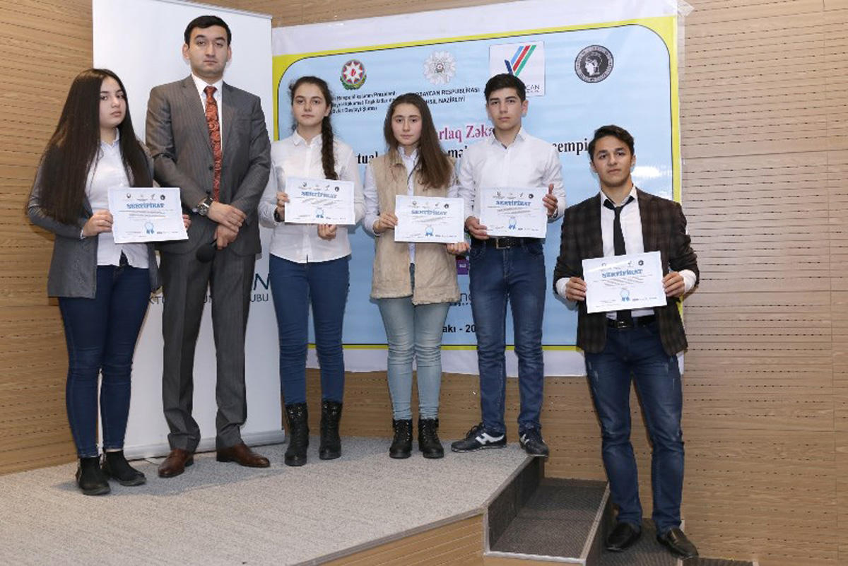"Parlaq Zəka" intellektual oyunu üzrə məktəblilərarası çempionatın qalibləri bəlli olub (FOTO)