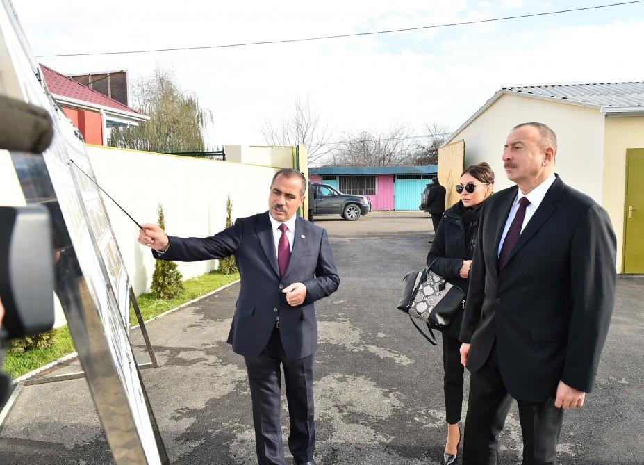 Prezident İlham Əliyev və xanımı düşmən atəşi nəticəsində Ağdamda ziyan dəymiş evlərin tikintisi və bərpası ilə tanış olublar (FOTO)