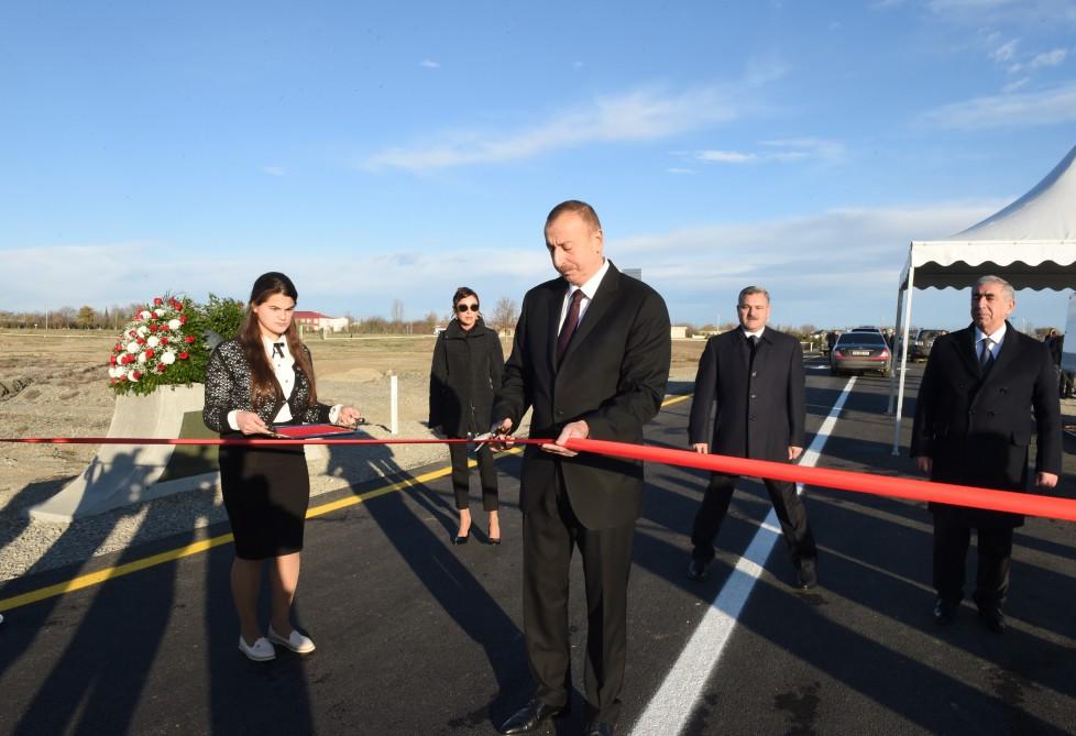 Azərbaycan Prezidenti və xanımı Tərtər çayı üzərində inşa edilmiş yeni körpünün açılışında iştirak ediblər (FOTO)