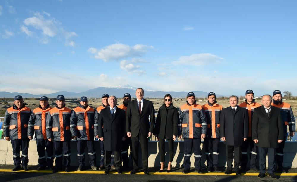 Azərbaycan Prezidenti və xanımı Tərtər çayı üzərində inşa edilmiş yeni körpünün açılışında iştirak ediblər (FOTO)