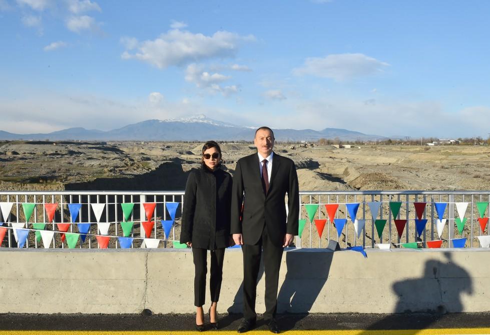 Azərbaycan Prezidenti və xanımı Tərtər çayı üzərində inşa edilmiş yeni körpünün açılışında iştirak ediblər (FOTO)