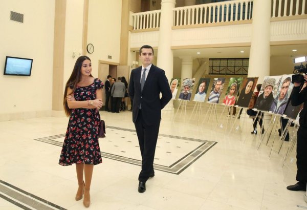 Heydər Əliyev Fondunun dəstəyi ilə çəkilmiş “Bir günəş altında” sənədli filminin təqdimatı olub (FOTO)