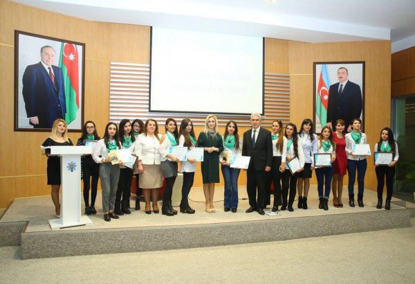 Bu günün tələbəsi - sabahın brendi: Gülnarə Xəlilova gənclərlə uğurun sirlərini bölüşüb (FOTO)