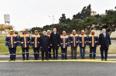 İlham Əliyev Zığ-Əmircan-Yeni Suraxanı avtomobil yolunun 5 km-lik hissəsinin əsaslı yenidənqurmadan sonra açılışında iştirak edib
(FOTO)