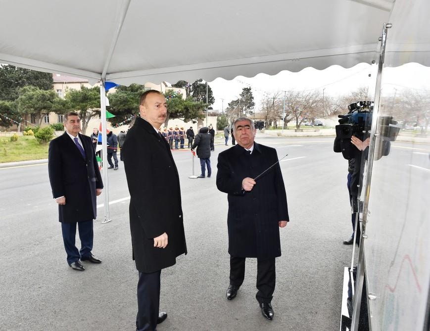 İlham Əliyev Zığ-Əmircan-Yeni Suraxanı avtomobil yolunun 5 km-lik hissəsinin əsaslı yenidənqurmadan sonra açılışında iştirak edib
(FOTO)